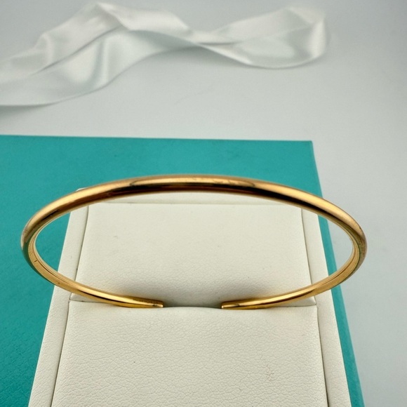 RARE Tiffany & Co. 18k Rubellite Yellow Gold Metro Wire Bangle Bracelet - Picture 6 of 7